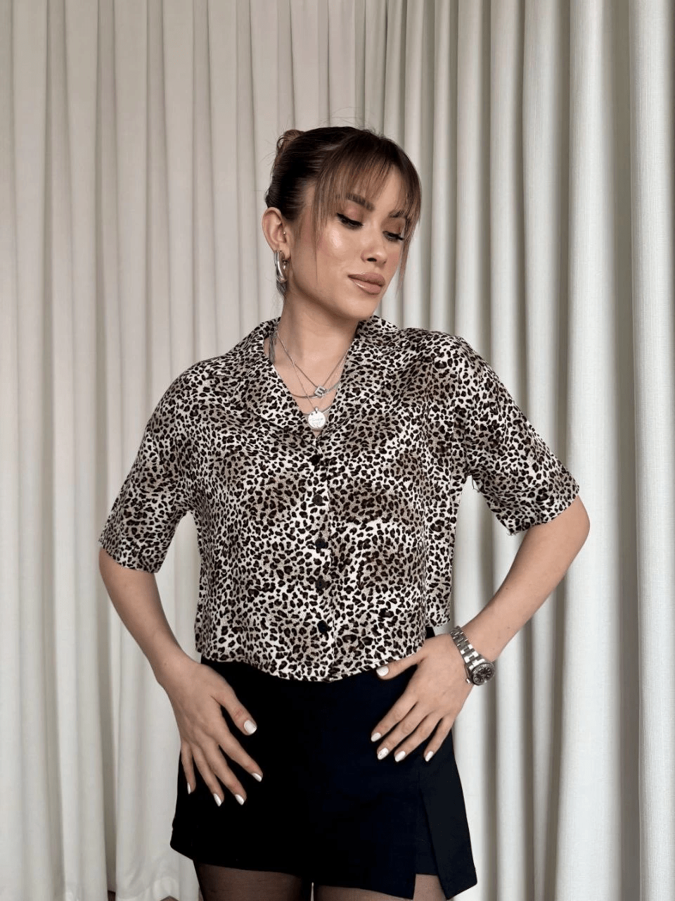 Leopar Desenli Crop Gomlek - Şık ve Rahat Moda Seçeneği - ÖZER&HERMİN