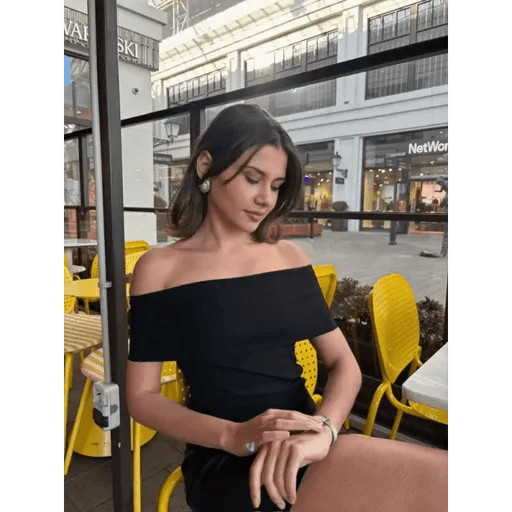 Madonna Yaka Bluz - Sıfır Kol ve Şık Tasarım - ÖZER&HERMİN