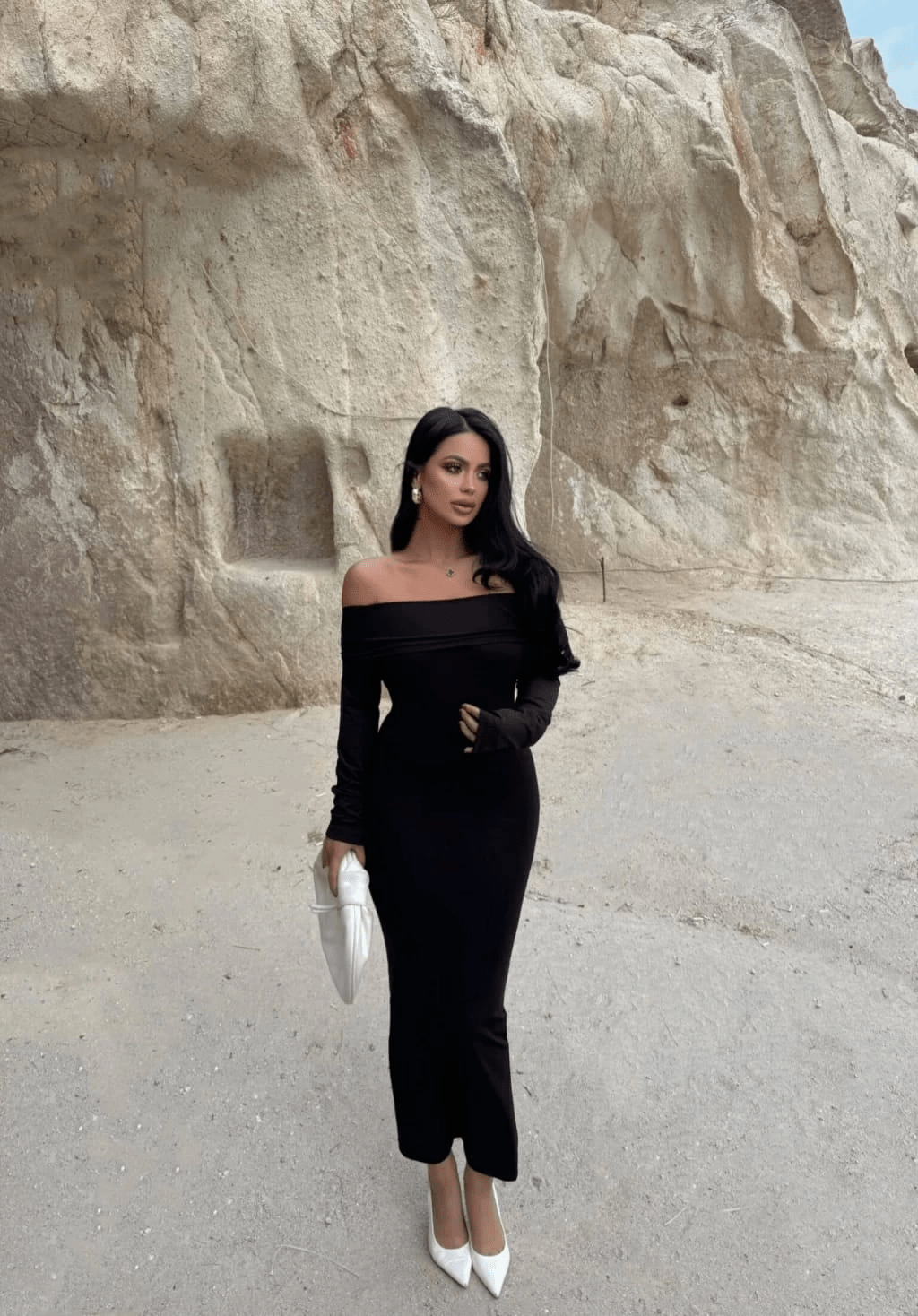 Madonna Yaka Esnek Elbise - Şıklığın ve Rahatlığın Bir Arada Buluştuğu Tasarım - ÖZER&HERMİN