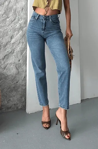 Mom fit kar yıkama bıyık detaylı jeans pantolon - Özer&Hermin