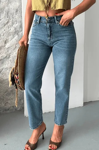 Mom fit kar yıkama bıyık detaylı jeans pantolon - Özer&Hermin