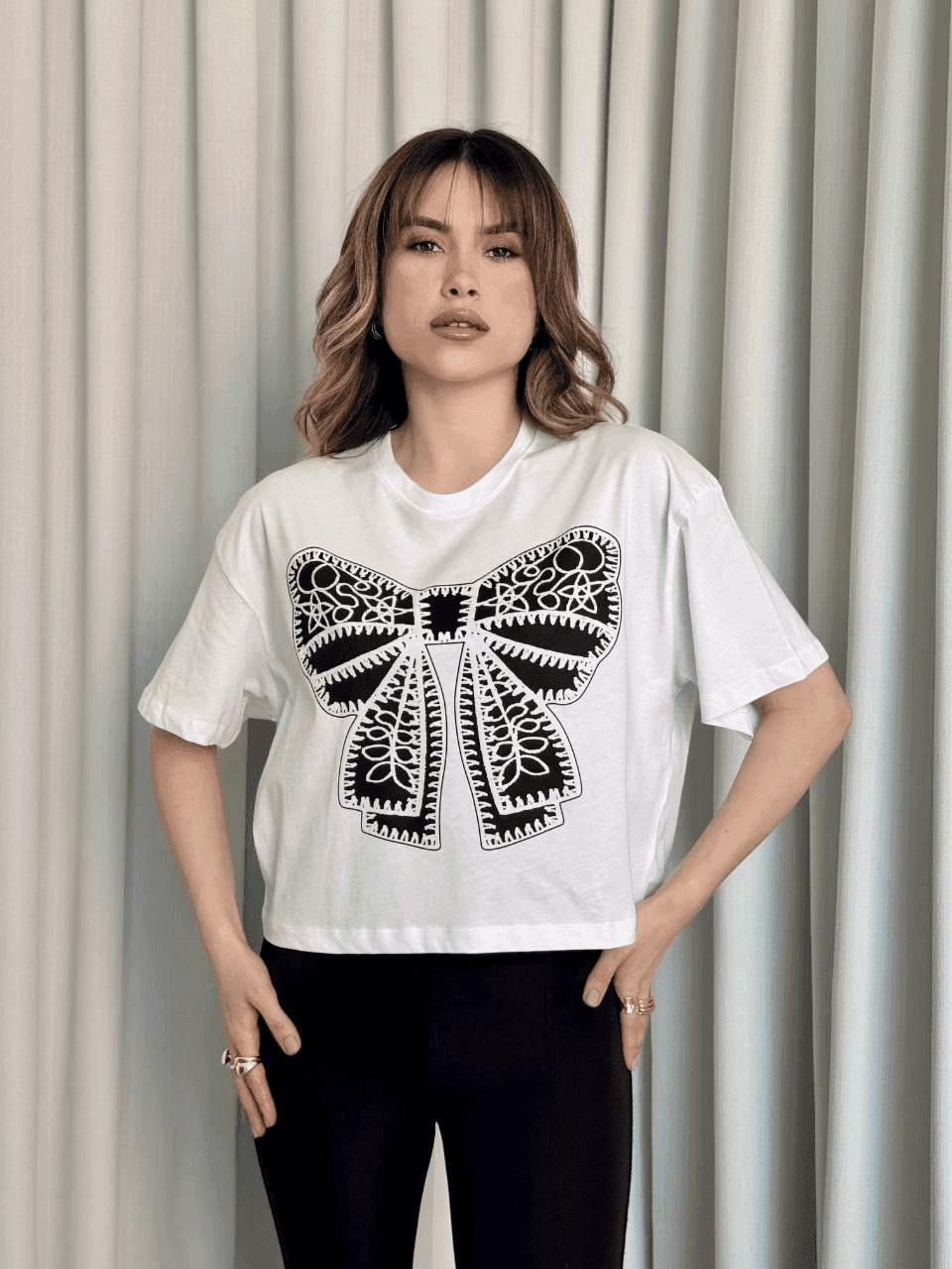 Oversize Beyaz baskılı crop tişört - Özer&Hermin