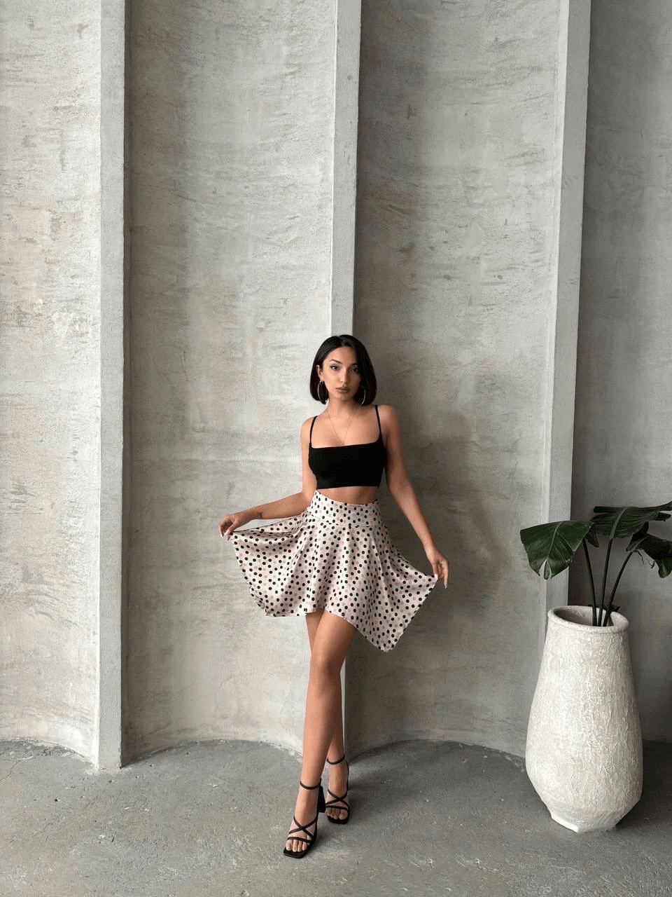 Puantiyeli Etek Modelleri ile Şıklığı Yakalayın - ÖZER&HERMİN