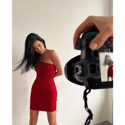 Tek Kol Elbise: Şıklığı ve Rahatlığı Yakalayın - ÖZER&HERMİN