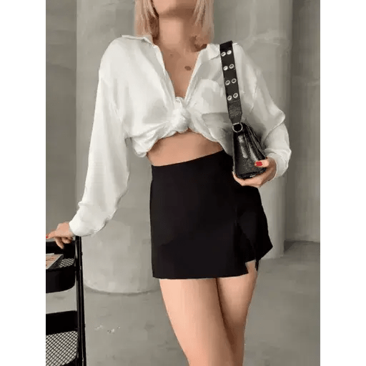 Tek Yirtmacli Sort Etek - Şıklığıyla Dikkat Çeken Yaz Modası - ÖZER&HERMİN