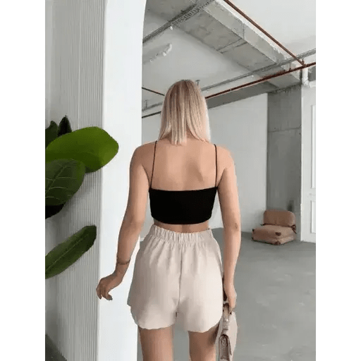 Tek Yirtmacli Sort Etek - Şıklığıyla Dikkat Çeken Yaz Modası - ÖZER&HERMİN