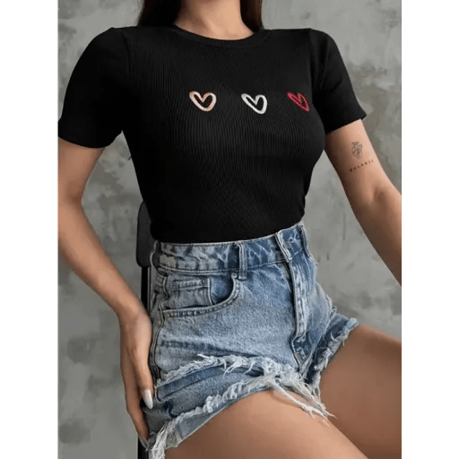 Uclu Kalp Bluz - Şıklığı ve Rahatlığıyla Öne Çıkan Üçlü Kalp Bluz - ÖZER&HERMİN