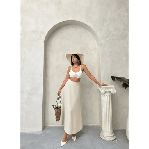 Uzun Astarli Etek Modeli ile Şıklığı Yakalayın - ÖZER&HERMİN