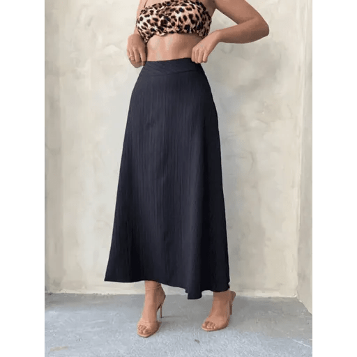 Uzun Astarli Etek Modeli ile Şıklığı Yakalayın - ÖZER&HERMİN