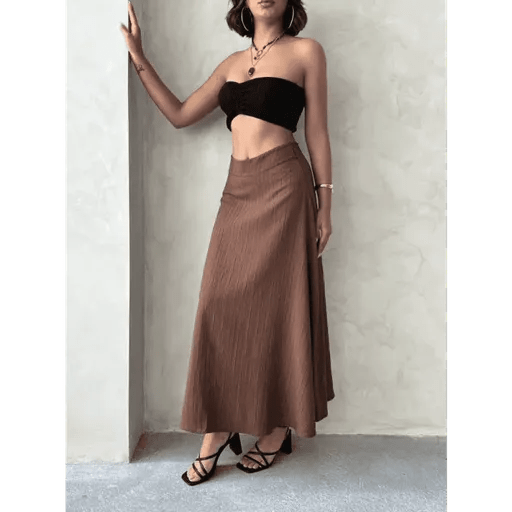 Uzun Astarli Etek Modeli ile Şıklığı Yakalayın - ÖZER&HERMİN