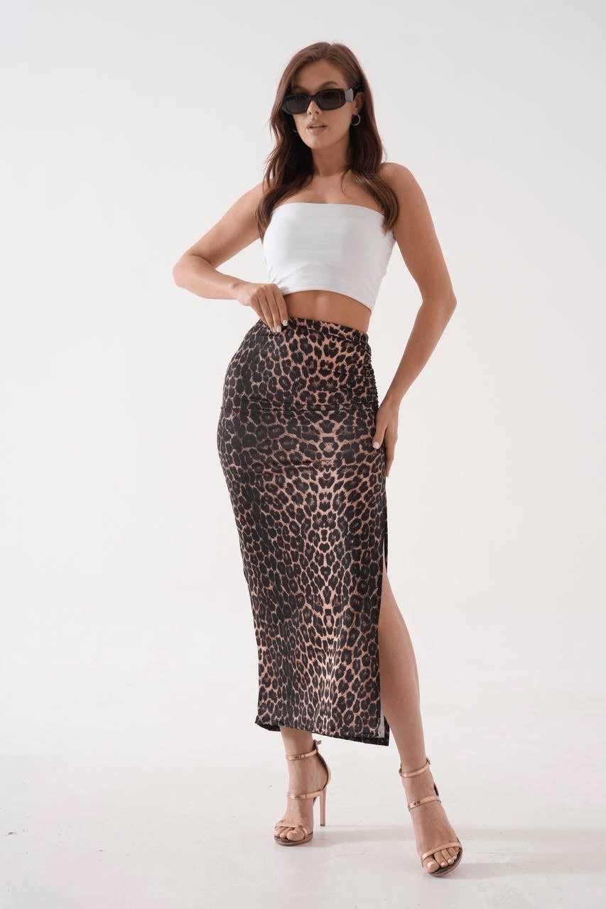 Uzun Yirtmacli Etek - Şıklığın ve Rahatlığın Bir Arada Olduğu Parça - ÖZER&HERMİN