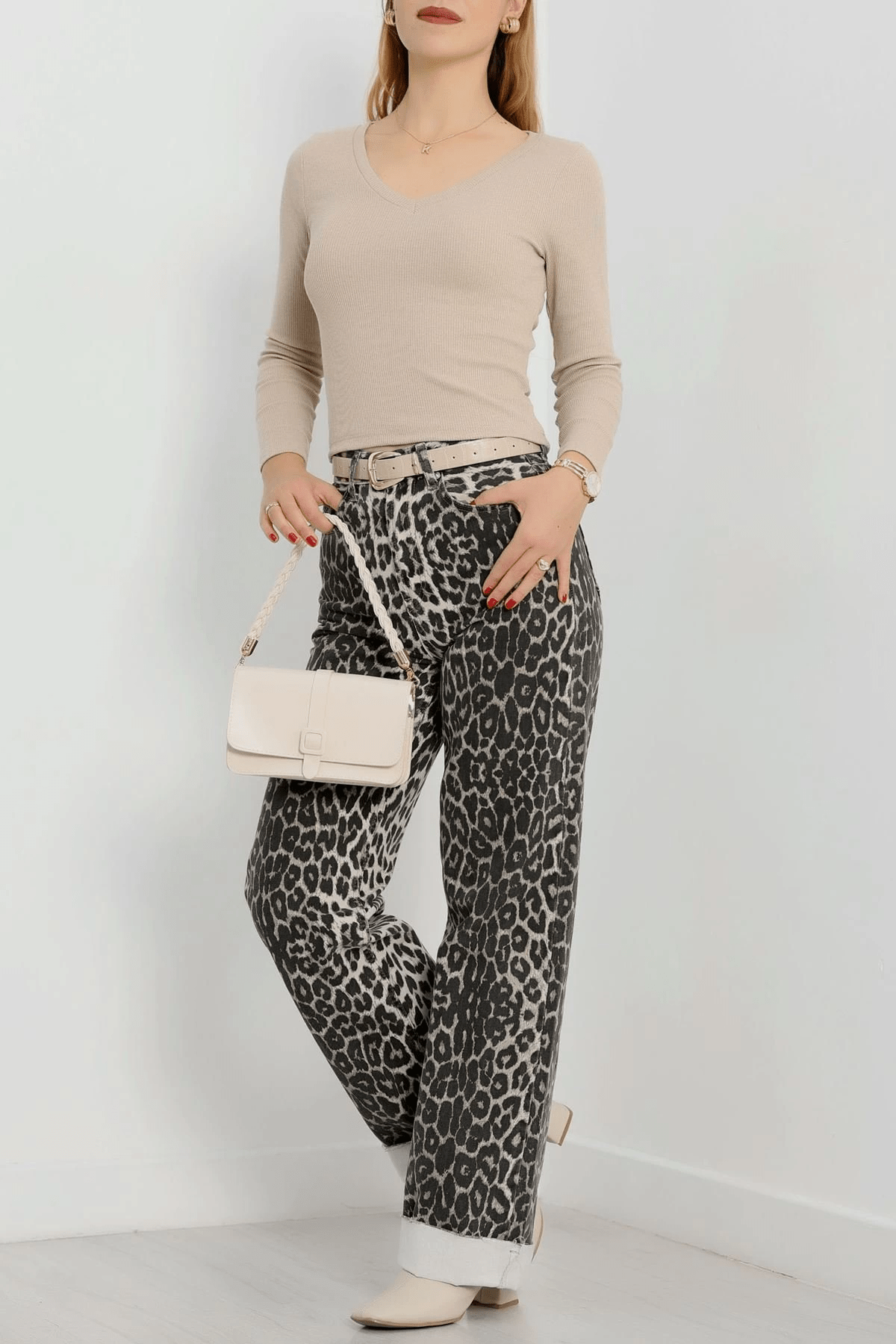 V Yaka Kaskorse Bluz - Şıklığı ve Rahatlığı Bir Arada Sunuyor - ÖZER&HERMİN