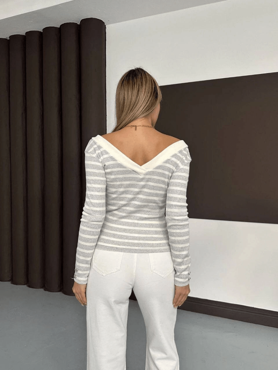 V yaka kol ve yaka düğmeli bluz - ÖZER&HERMİN