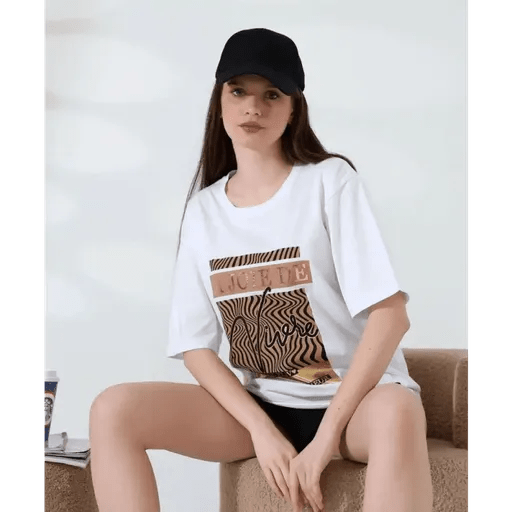 varak cizgili Tisört - Şıklığın ve Rahatlığın Bir Arada Olduğu Tasarım - ÖZER&HERMİN