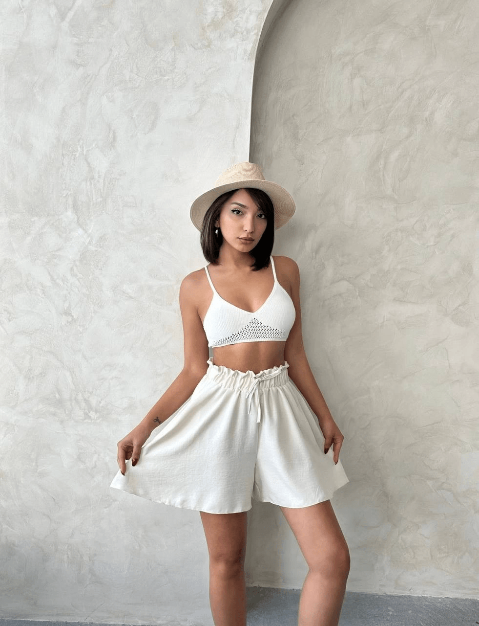 Volanli Keten sort | Şıklığı ve Rahatlığı Bir Arada Sunan Yaz Parçasi - ÖZER&HERMİN