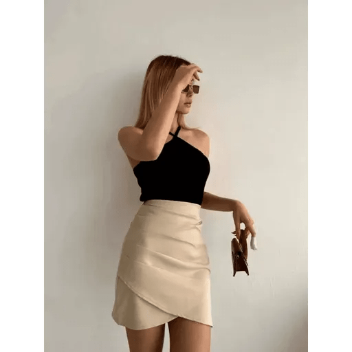 Yandan Drapeli Etek ile Şıklığı ve Modern Tasarımı Gardırobunuza Katın - ÖZER&HERMİN