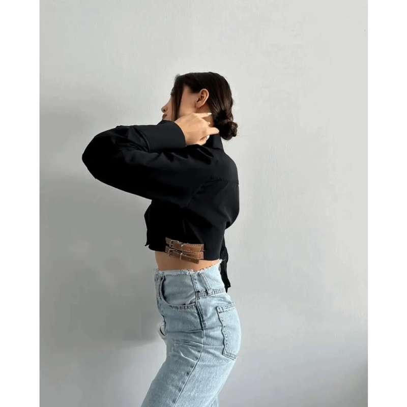 Yanı kemer detaylı crop gömlek - Özer&Hermin